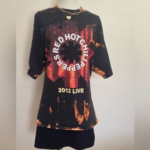 Red Hit Chili Peppers 2012 concert tee